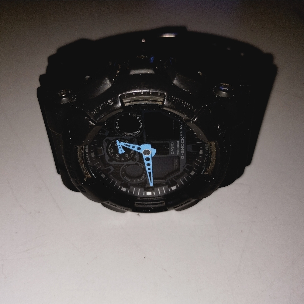 Casio G-Shock Ana-Digi 3-EYE Auto LED Light with Afterglow Watch GA-100C-8ACR. - Picture 2 of 7